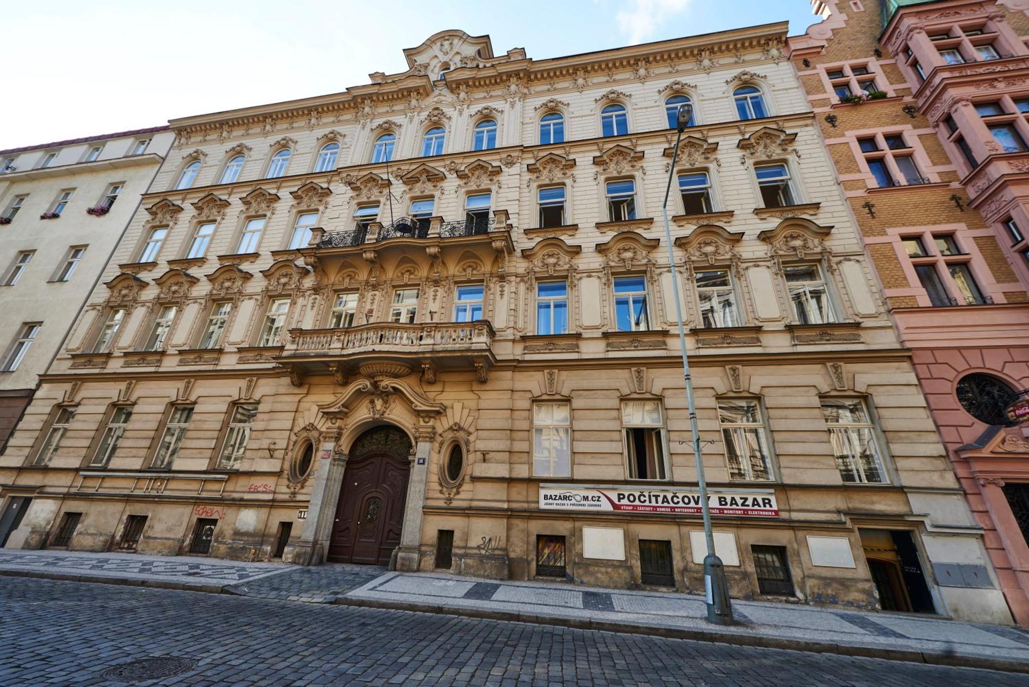 Grand By Tkc Apart Otel Prag
